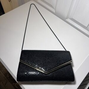 Vtg Black Metal Mesh Evening Clutch Gold Tone V-Shaped Trim Chain Strap